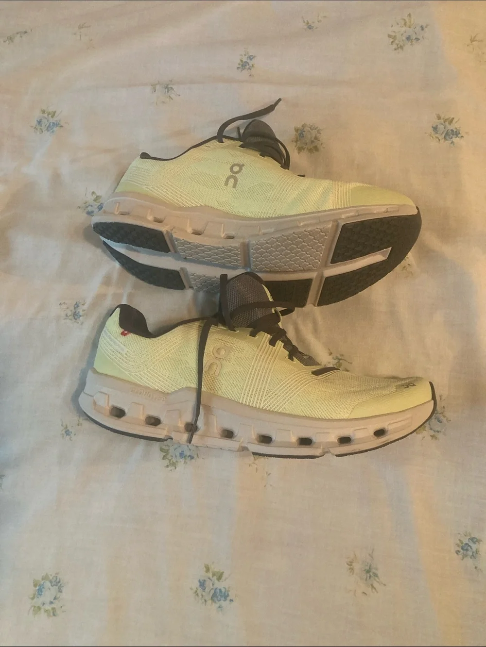On Running Lace-Up Running Shoes